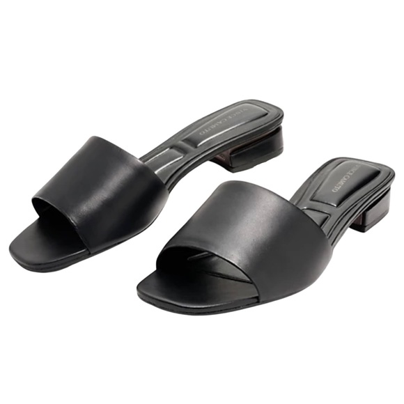 Vince Camuto Shoes - VINCE CAMUTO • Black Cheleah Leather Slide Sandals